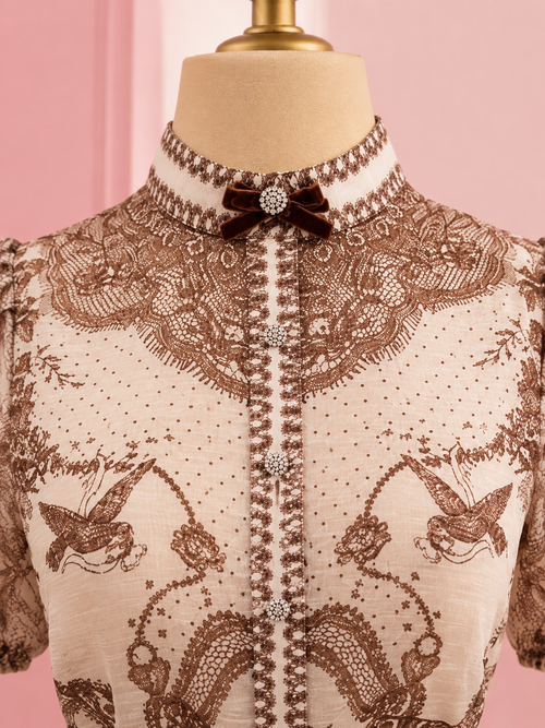 Blusa y Short de Encaje con Detalle de Pedrería