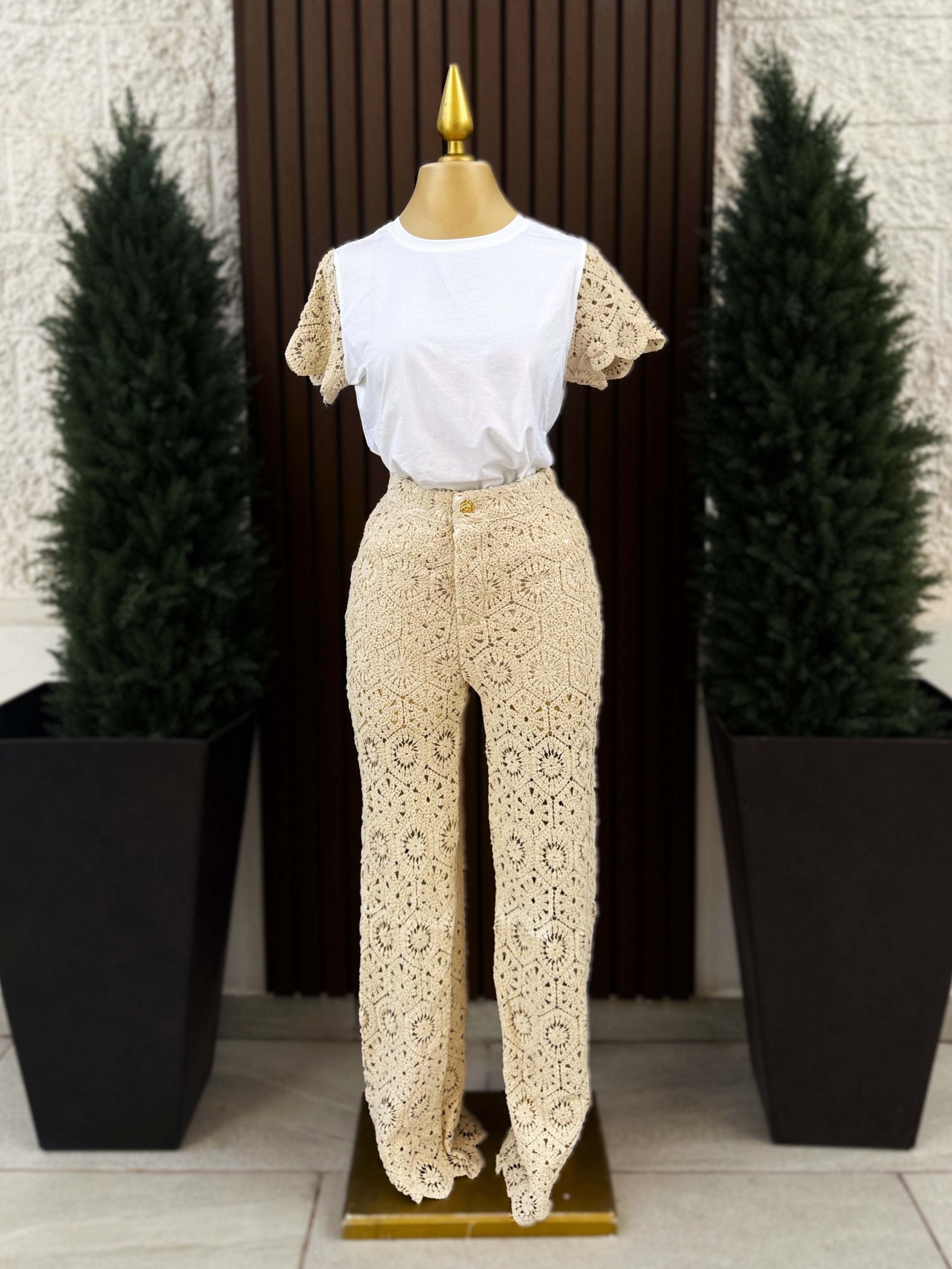 Conjunto Crochet Beige con Botón Dorado