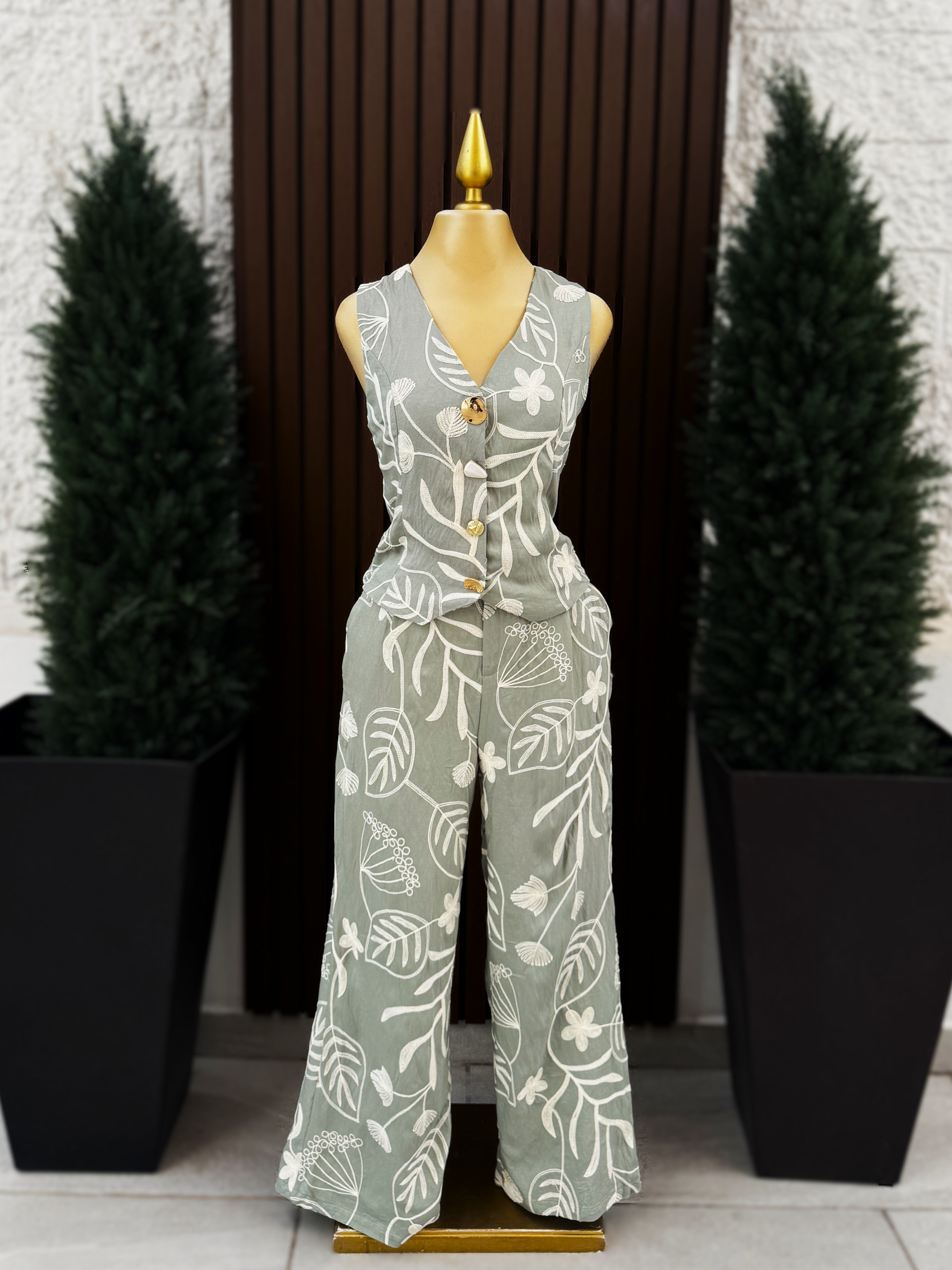 Conjunto Floral Bordado