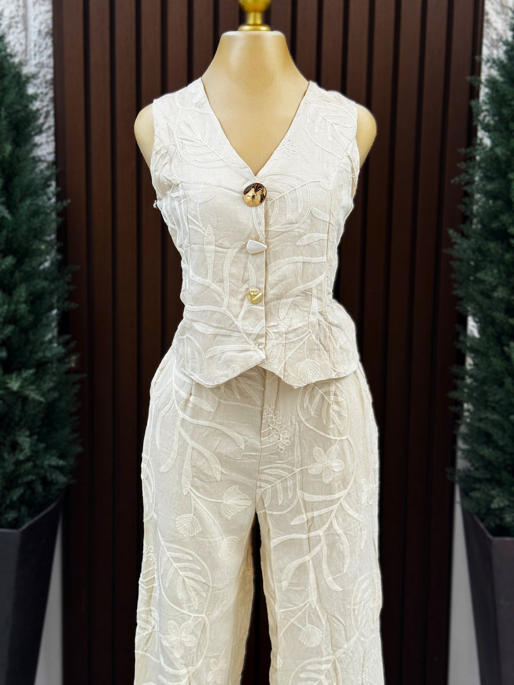Conjunto Floral Bordado