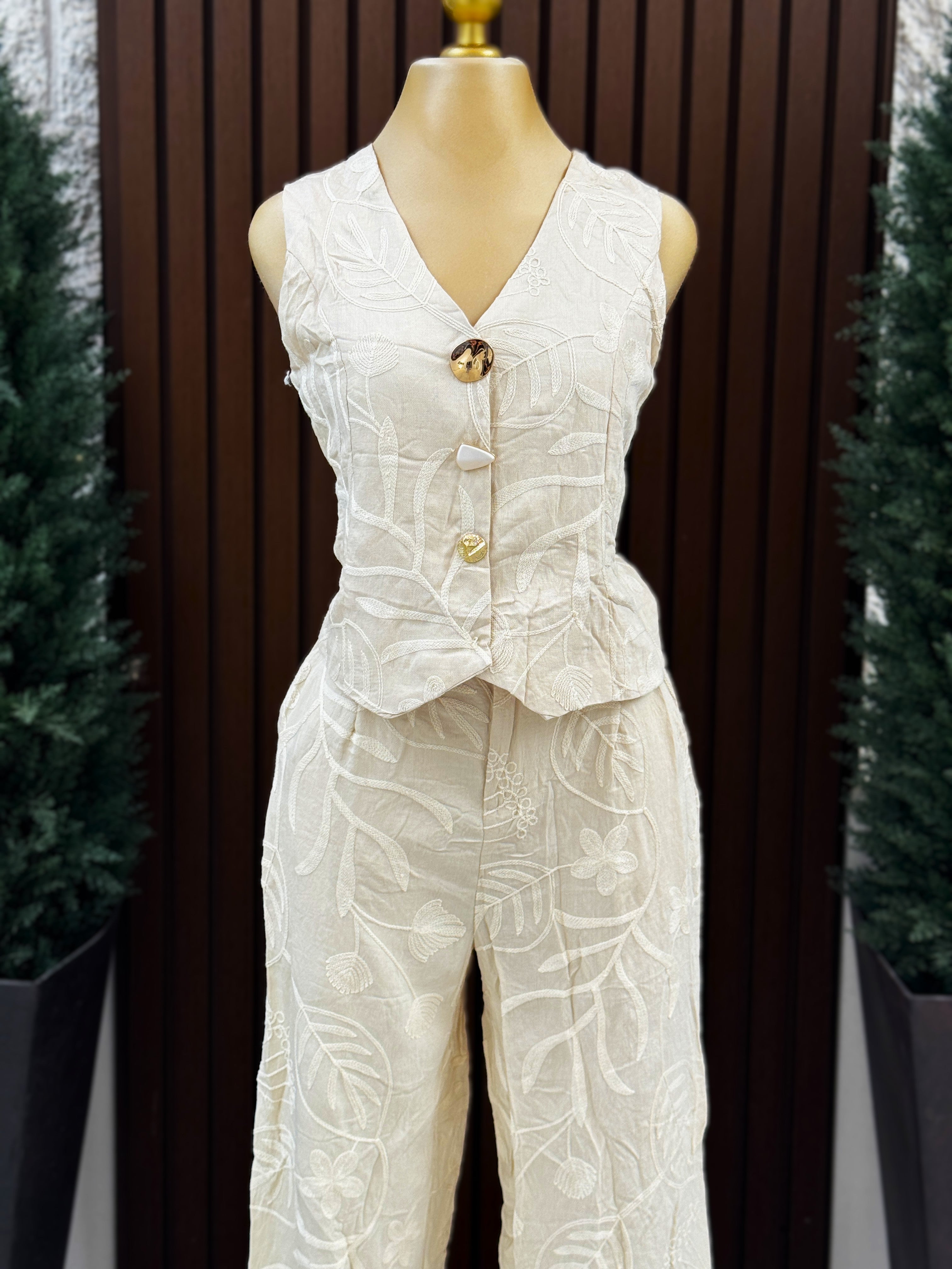 Conjunto Floral Bordado