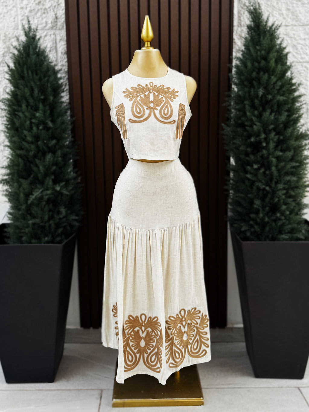 Conjunto Lino Maxi con Bordado Café
