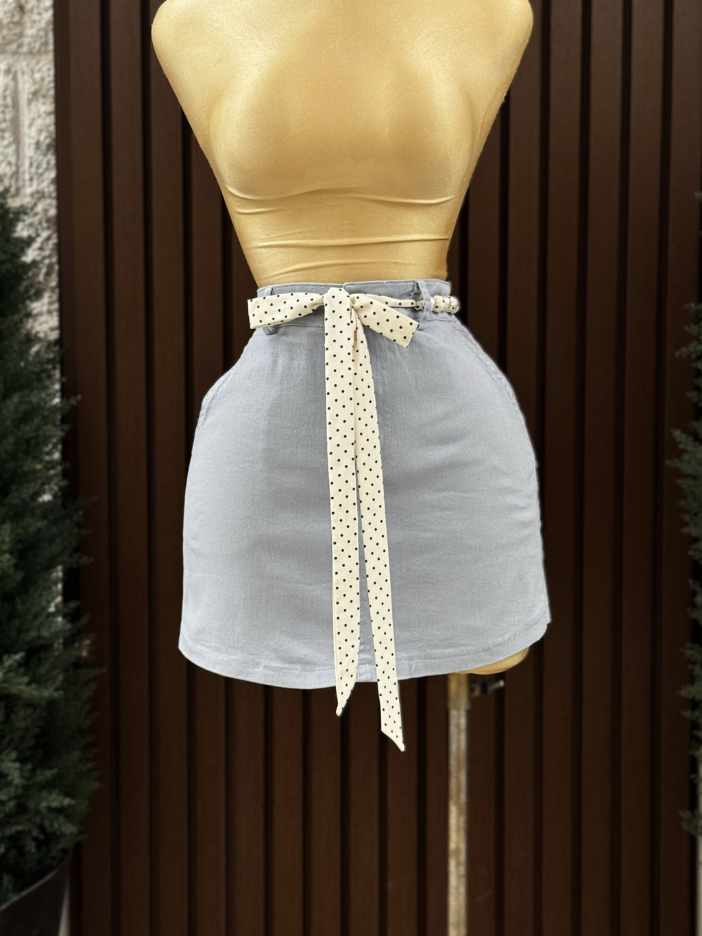 Falda Short Mini con Cinto de Perlas y Lunares