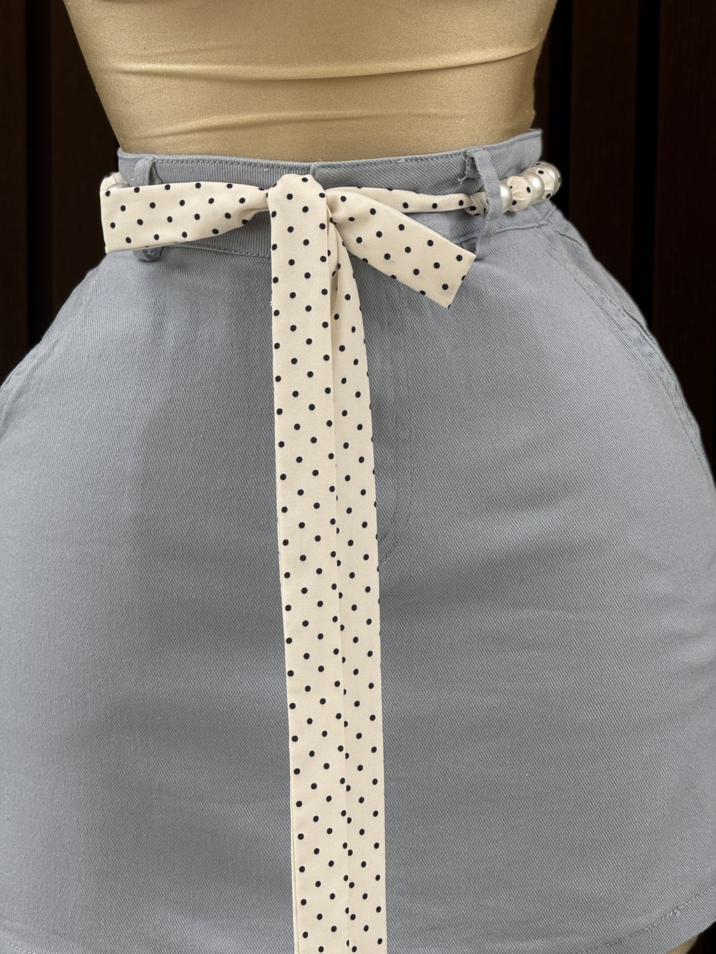 Falda Short Mini con Cinto de Perlas y Lunares